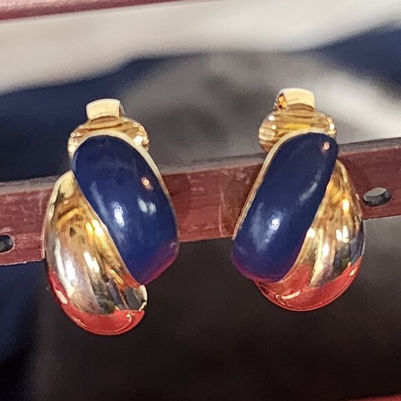 Avon Vintage Blue Enamel and Gold Tone Petite Magnetic Clip on 1" x 1" Earrings - Picture 1 of 16